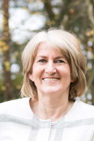 Tracy Baines Author Photo